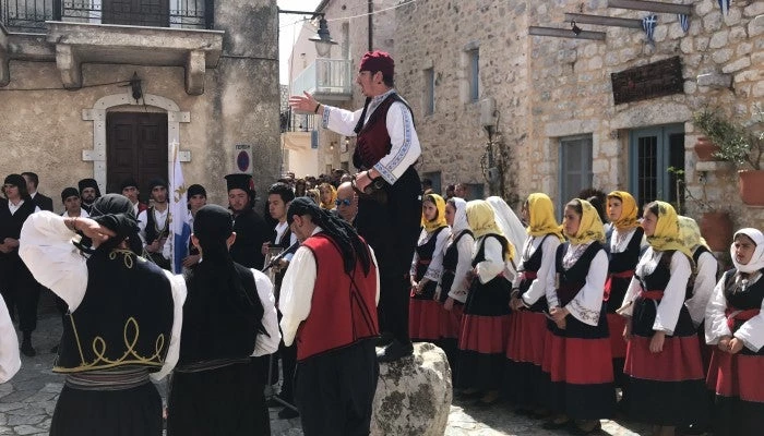 Αδούλωτη Μάνη – Μανιάτες και Κρητικοί Αναβίωσαν και Ανανέωσαν τον Όρκο για την Πατρίδα! (εικόνες, βίντεο)